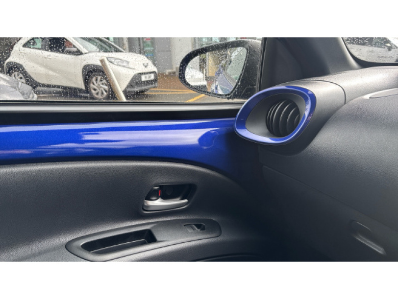 Toyota Aygo X 1.0 VVT-i Edge 5dr Auto Petrol Hatchback